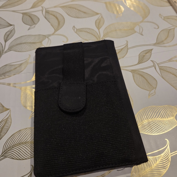 Black Women's Wallet - Picture 6 of 9